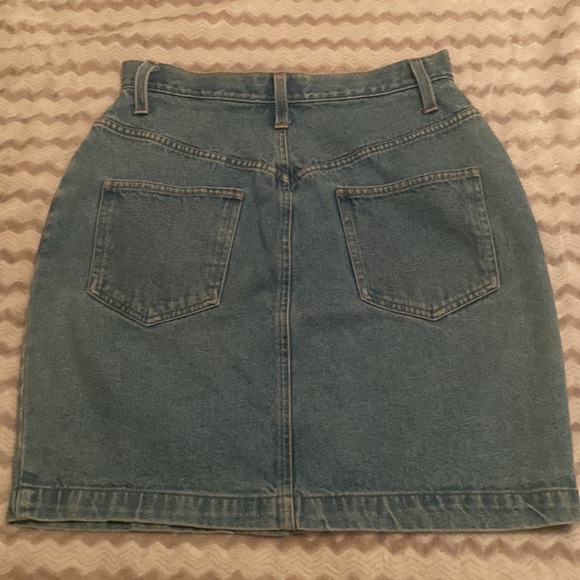 Short denim skirt. Juniors size 9/10. See pics for dimensions. - Picture 2 of 5